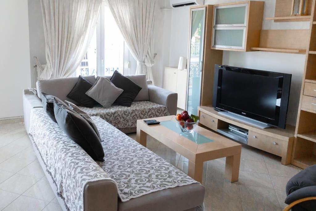 2 Bedroom Holiday Flat, Renovated, In The Centre 艾斯普罗瓦塔 外观 照片