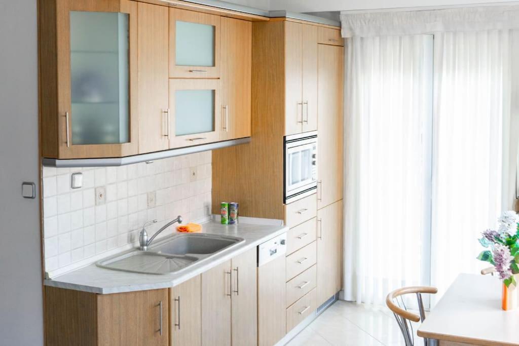2 Bedroom Holiday Flat, Renovated, In The Centre 艾斯普罗瓦塔 外观 照片